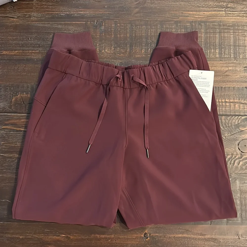 Lululemon On the Fly Jogger Woven - Picture 3 of 4